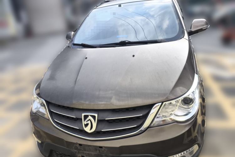 Used Baojun 730 2014 1.5L manual Comfort ESP version 7 seats Front
