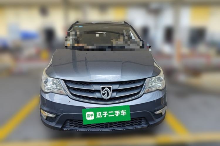 Used Baojun 730 2014 1.5L manual Comfort version 7 seats Front