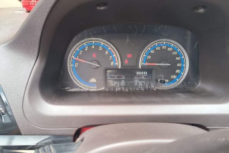 Used Baojun 730 2014 1.5L manual Comfort version 7 seats Instrument Cluster
