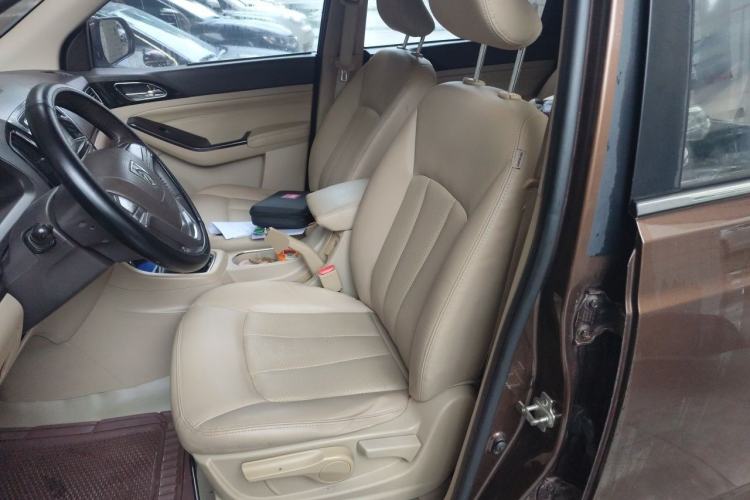 Used Baojun 730 2014 1.5L manual Comfort ESP version 7 seats Left Front Seat
