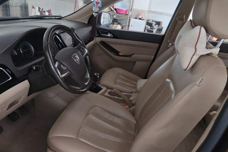 Used Baojun 730 2014 1.5L manual luxury trim 7 seats Left Front Seat