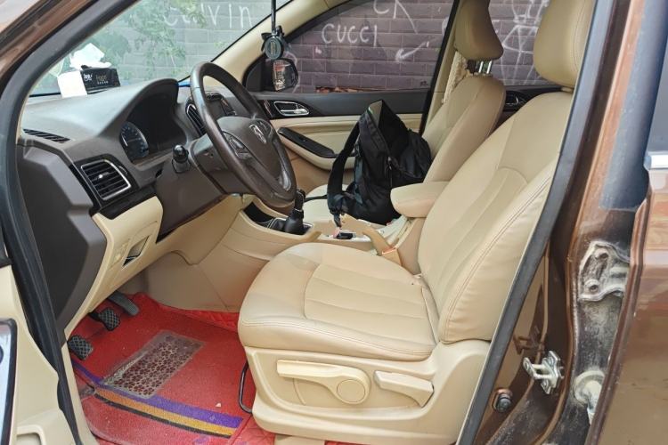 Used Baojun 730 2014 1.5L Manual Luxury Navigation ESP Version 7 Seats Left Front Seat