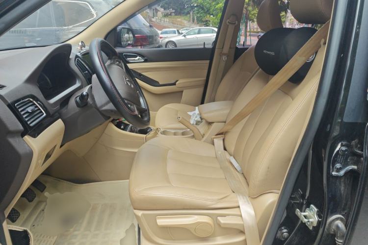 Used Baojun 730 2014 1.5L manual luxury trim 7 seats Left Front Seat