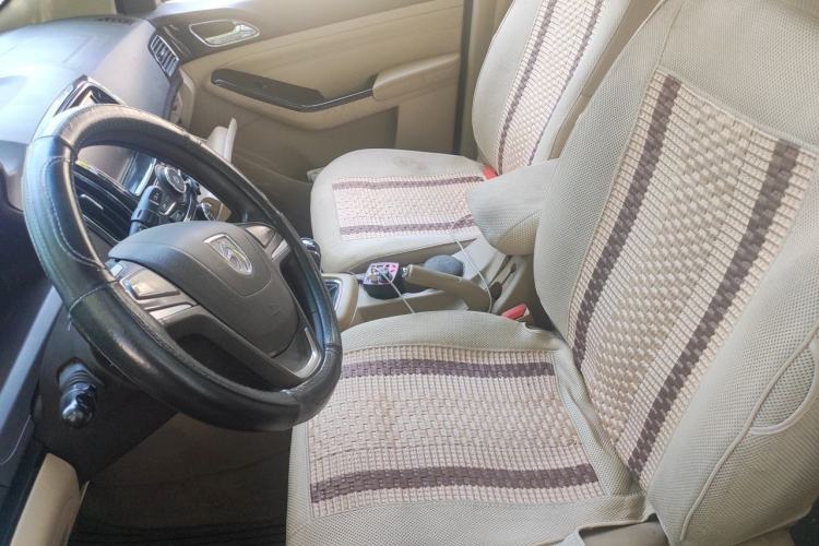 Used Baojun 730 2014 1.5L manual Comfort version 7 seats Left Front Seat