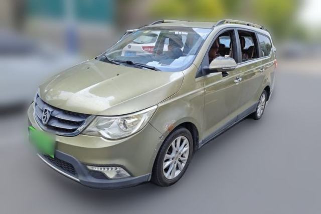 Ojetý Baojun 730 2014 1.5L manual Comfort version 7 seats