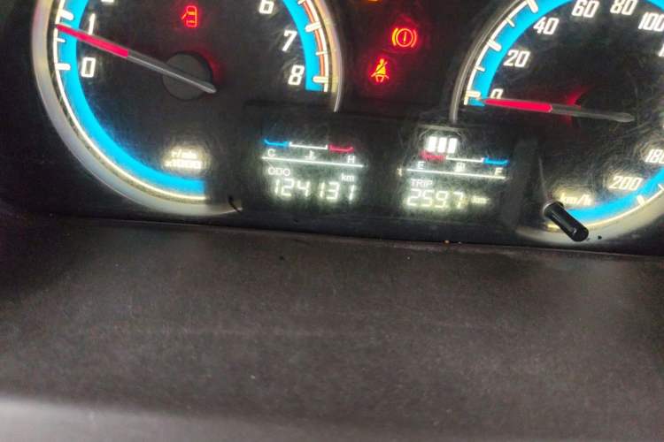 Used Baojun 730 2014 1.5L manual Comfort ESP version 7 seats Odometer Close Up