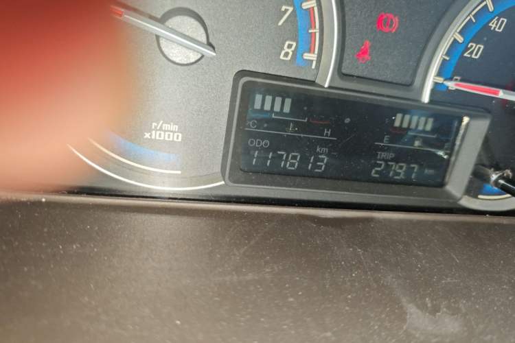 Used Baojun 730 2014 1.5L manual Comfort version 7 seats Odometer Close Up