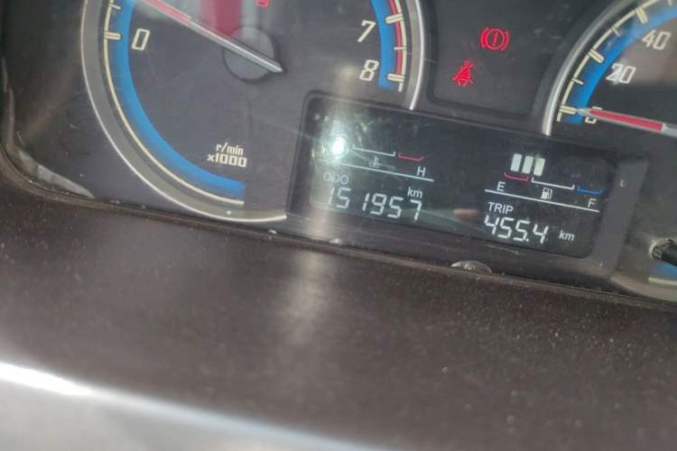 Used Baojun 730 2014 1.5L manual Comfort version 7 seats Odometer Close Up