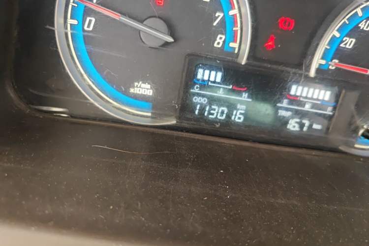 Used Baojun 730 2014 1.5L manual Comfort version 7 seats Odometer Close Up