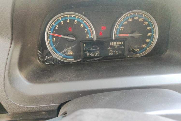 Used Baojun 730 2014 1.5L manual Comfort version 7 seats Odometer Close Up