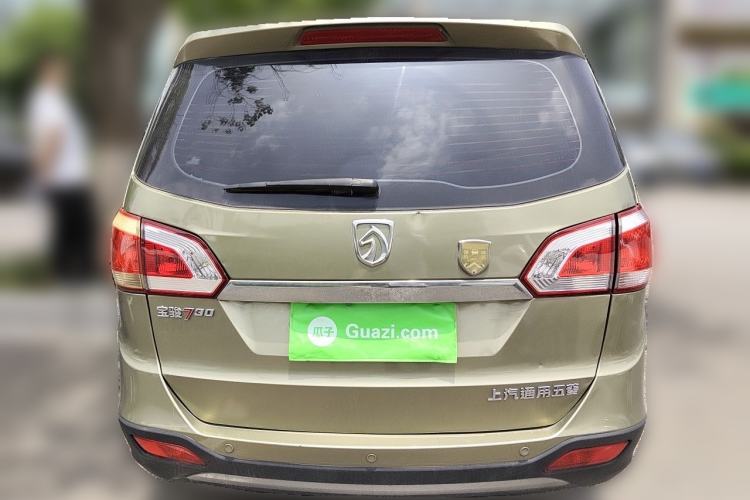 Used Baojun 730 2014 1.5L manual luxury trim 7 seats Rear