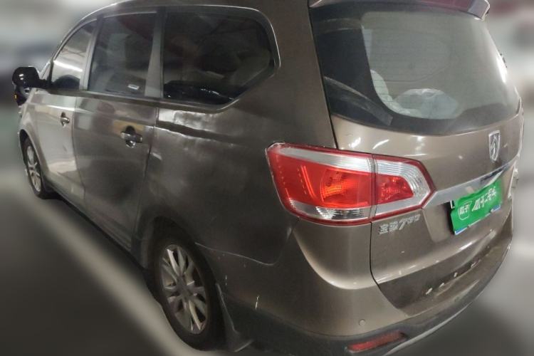 Used Baojun 730 2014 1.5L manual standard trim 7 seats Rear Left 45 Deg