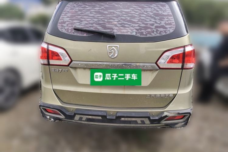 Used Baojun 730 2014 1.5L manual Comfort version 7 seats Rear