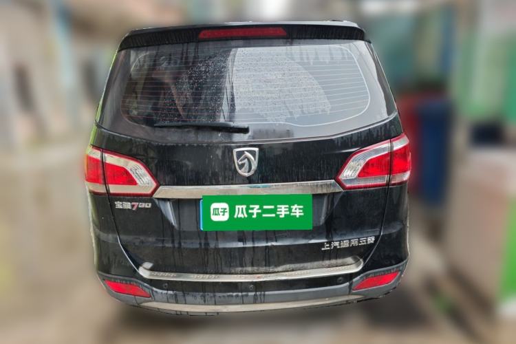 Used Baojun 730 2014 1.5L manual Comfort version 7 seats Rear
