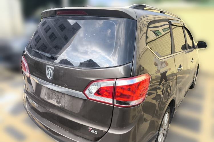 Used Baojun 730 2014 1.5L manual Comfort ESP version 7 seats Rear Right 45 Deg
