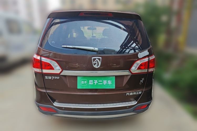 Used Baojun 730 2014 1.5L Manual Luxury Navigation ESP Version 7 Seats Rear