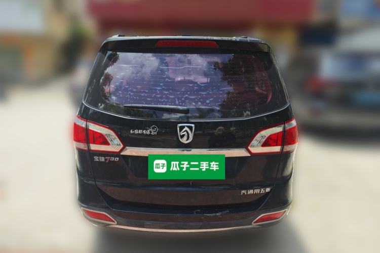 Used Baojun 730 2014 1.5L manual luxury trim 7 seats Rear