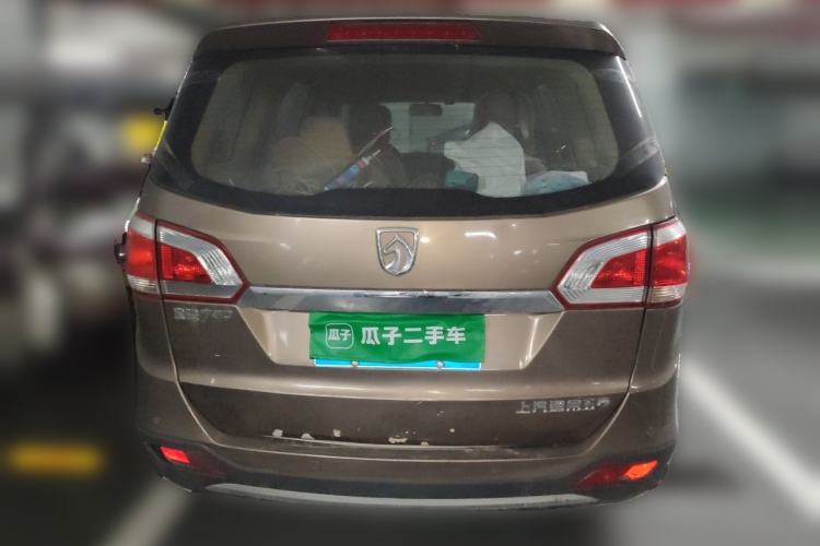 Used Baojun 730 2014 1.5L manual standard trim 7 seats Rear