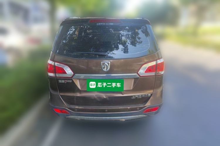 Used Baojun 730 2014 1.5L manual Comfort version 7 seats Rear