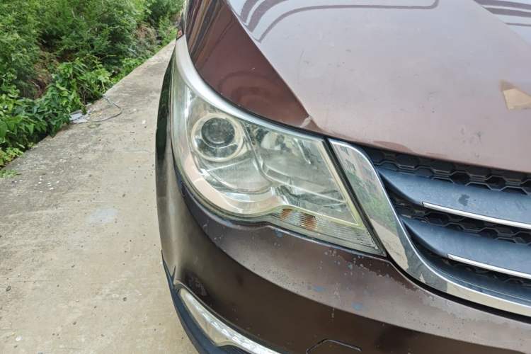 Used Baojun 730 2014 1.5L Manual Luxury Navigation ESP Version 7 Seats Right Front Headlight