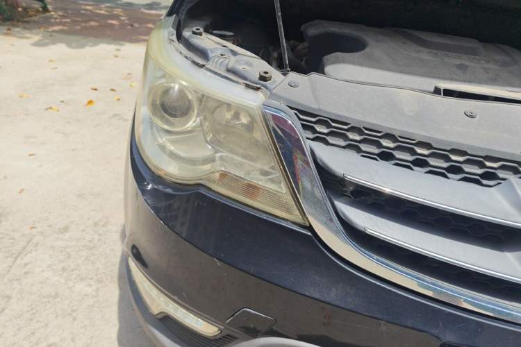 Used Baojun 730 2014 1.5L manual luxury trim 7 seats Right Front Headlight