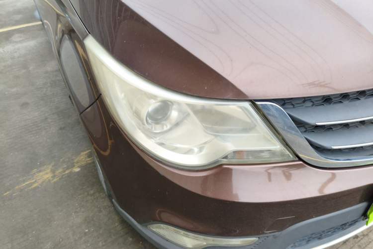 Used Baojun 730 2014 1.5L manual Comfort version 7 seats Right Front Headlight