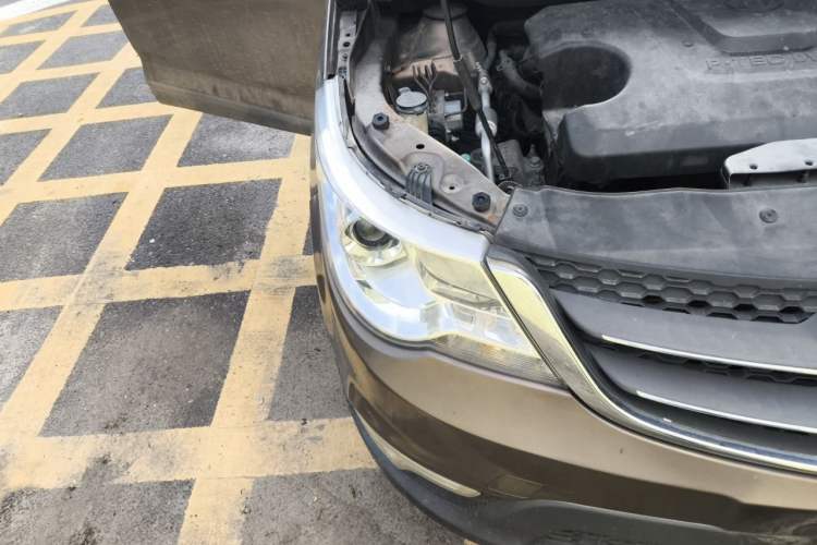 Used Baojun 730 2014 1.5L manual Comfort ESP version 7 seats Right Front Headlight
