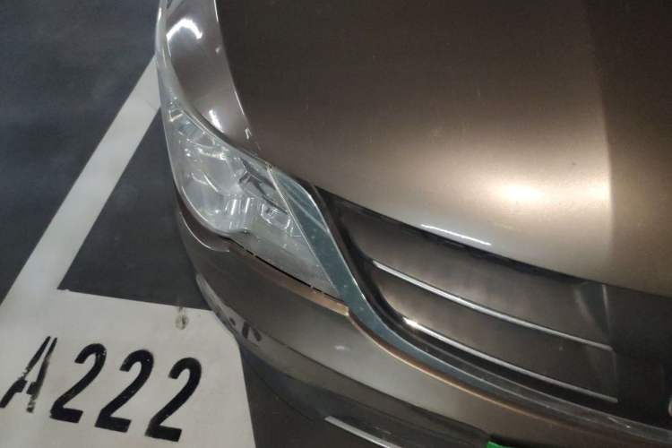 Used Baojun 730 2014 1.5L manual standard trim 7 seats Right Front Headlight