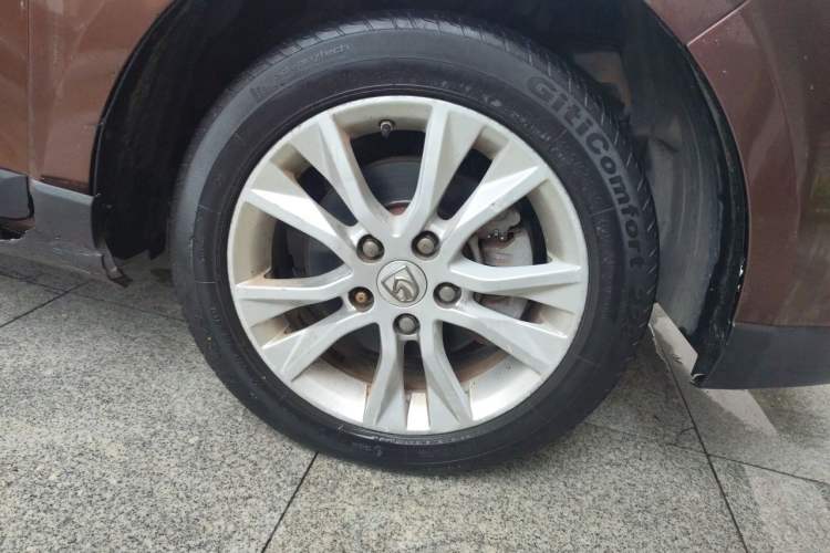Used Baojun 730 2014 1.5L manual Comfort ESP version 7 seats Right Front Wheel Hub