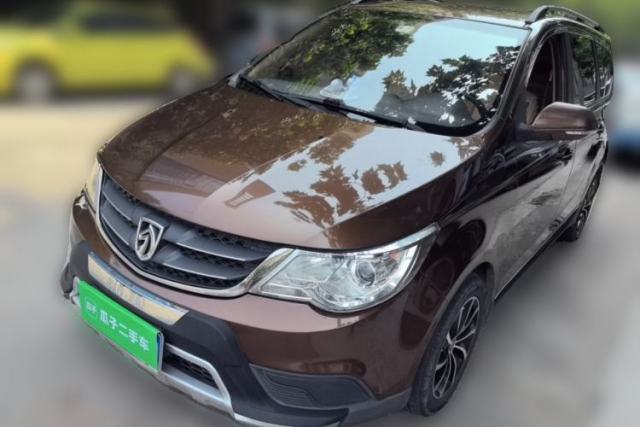 Used Baojun 730 2014 1.5L manual standard trim 7 seats