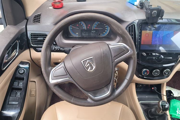 Used Baojun 730 2014 1.5L manual Comfort version 7 seats Steering Wheel