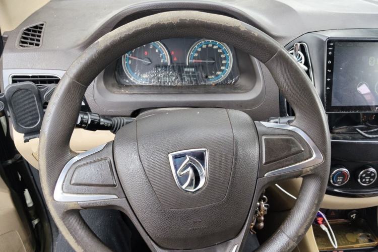 Used Baojun 730 2014 1.5L manual Comfort version 7 seats Steering Wheel