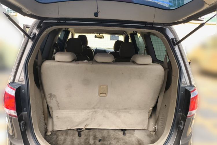 Used Baojun 730 2014 1.5L manual Comfort ESP version 7 seats Trunk