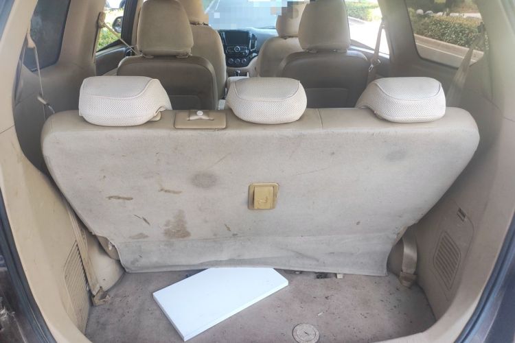 Used Baojun 730 2014 1.5L manual Comfort version 7 seats Trunk