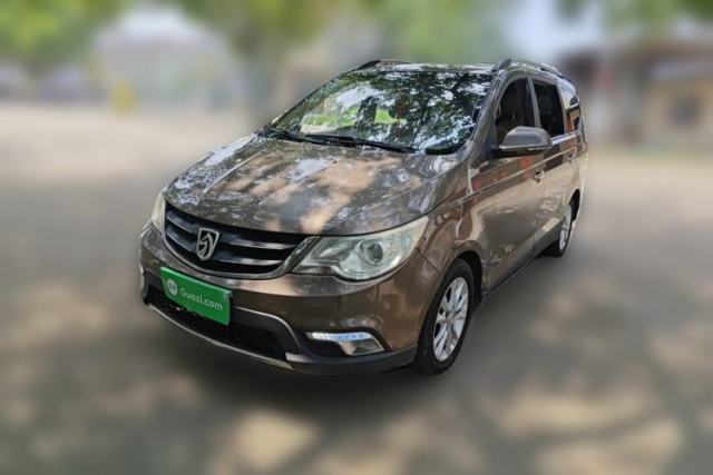 Używany Baojun 730 2014 1.5L Manual Luxury Navigation ESP Version 7 Seats