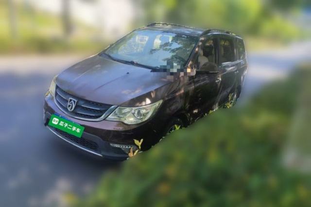 Used Baojun 730 2014 1.5L manual Comfort version 7 seats