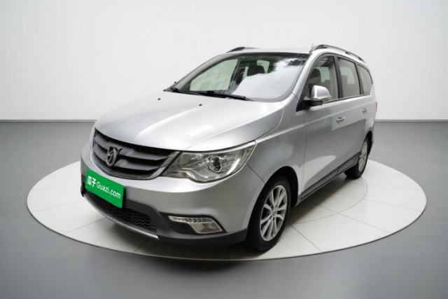 Ojetý Baojun 730 2014 1.5L manual Comfort version 7 seats