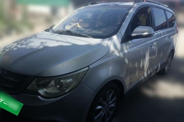 Used Baojun 730 2014 1.5L manual luxury trim 7 seats