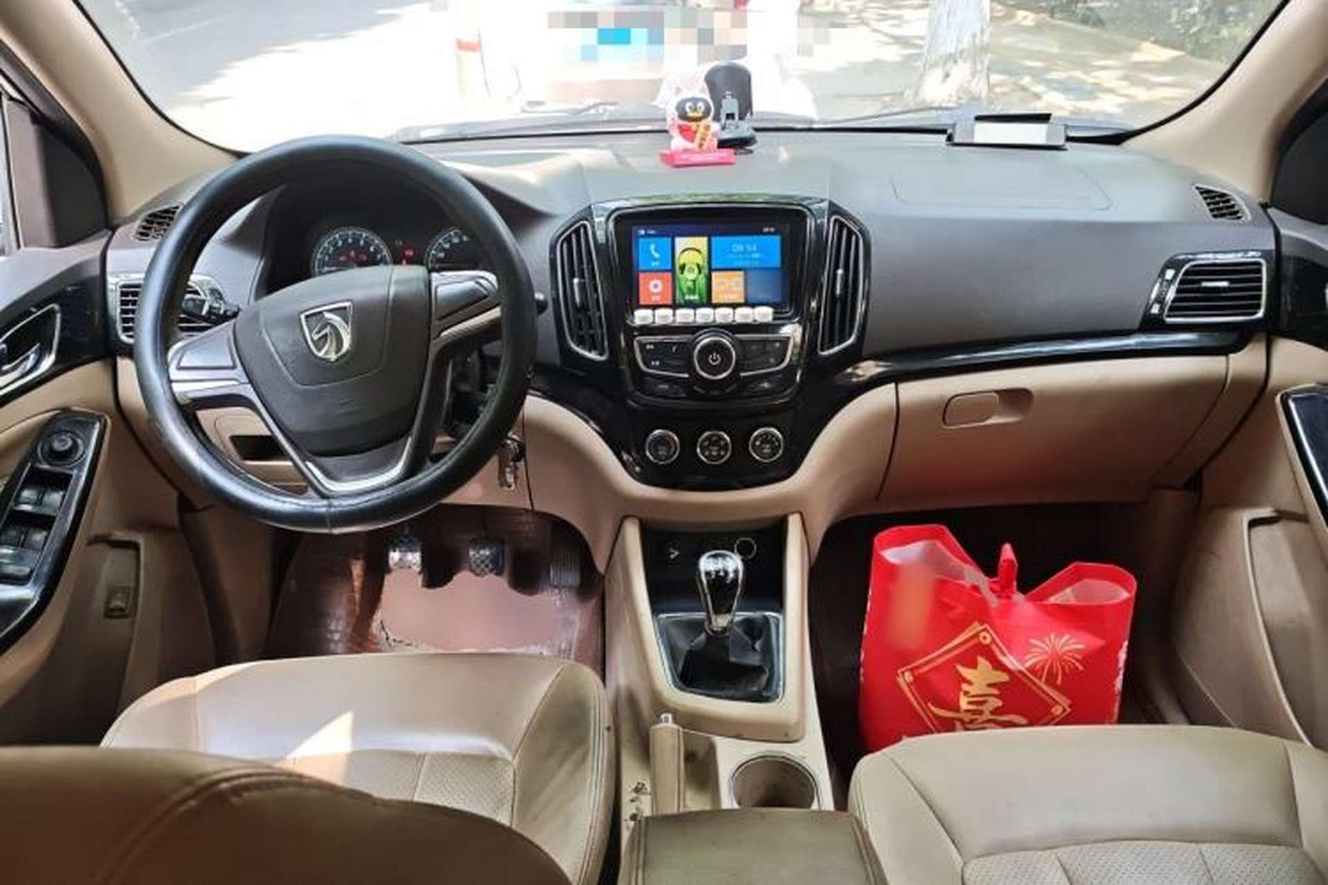 Used Baojun 730 2014 1.5L manual Comfort version 7 seats Center Console