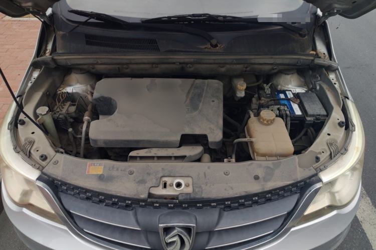 Used Baojun 730 2014 1.5L manual Comfort version 7 seats Engine Bay