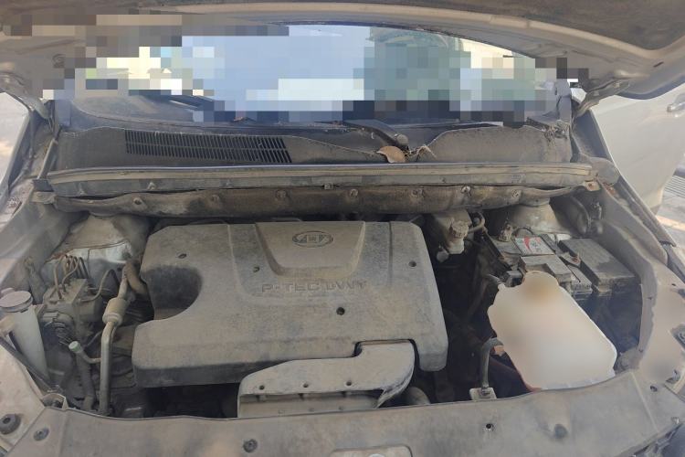 Used Baojun 730 2014 1.5L manual Comfort version 7 seats Engine Bay