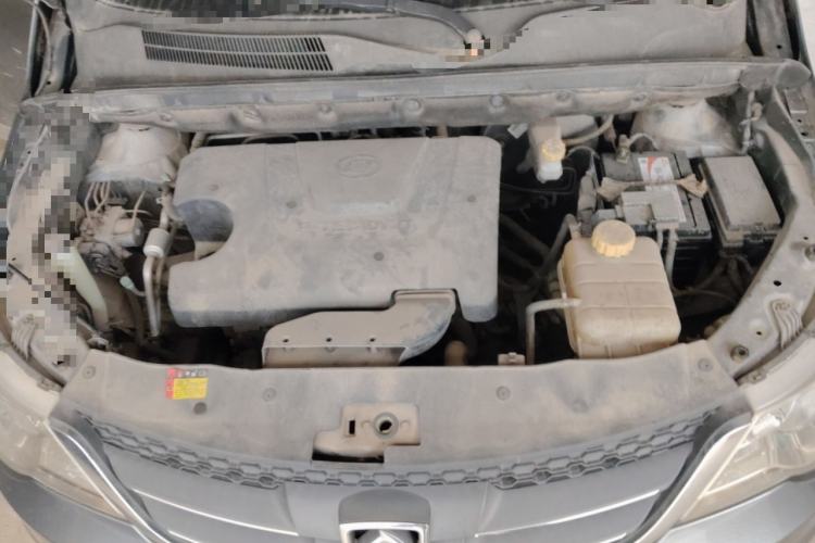 Used Baojun 730 2014 1.5L manual luxury trim 7 seats Engine Bay