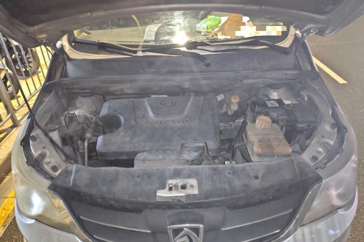 Used Baojun 730 2014 1.5L manual standard version 5 seats Engine Bay