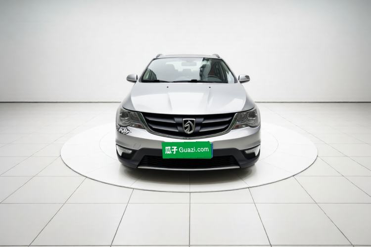 Used Baojun 730 2014 1.5L manual Comfort ESP version 7 seats Exterior 1