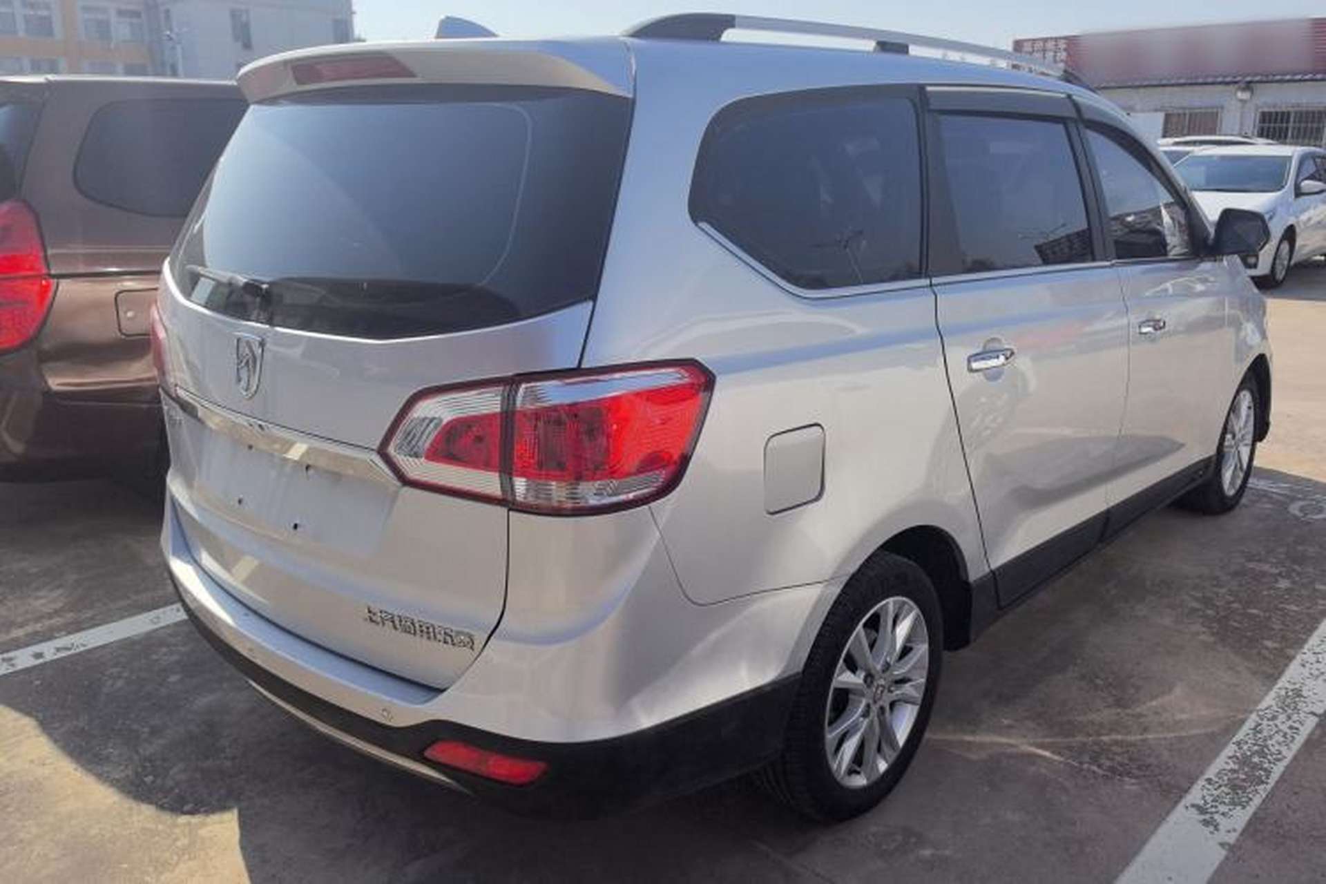 Used Baojun 730 2014 1.5L manual Comfort version 7 seats Exterior 3