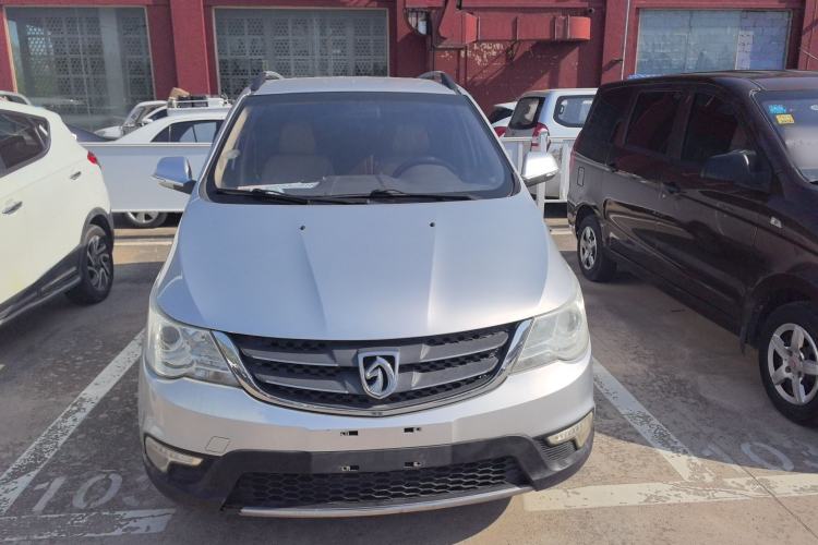 Used Baojun 730 2014 1.5L manual Comfort version 7 seats Exterior 4
