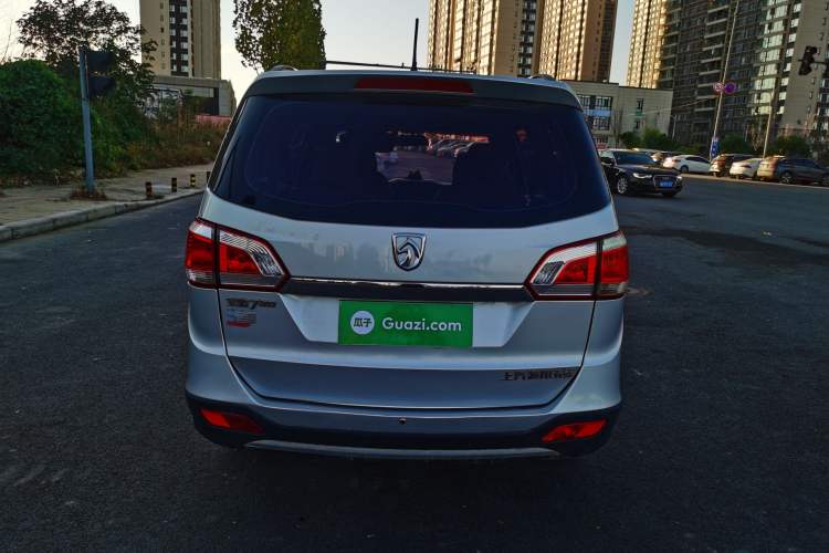 Used Baojun 730 2014 1.5L manual standard trim 7 seats Exterior 4