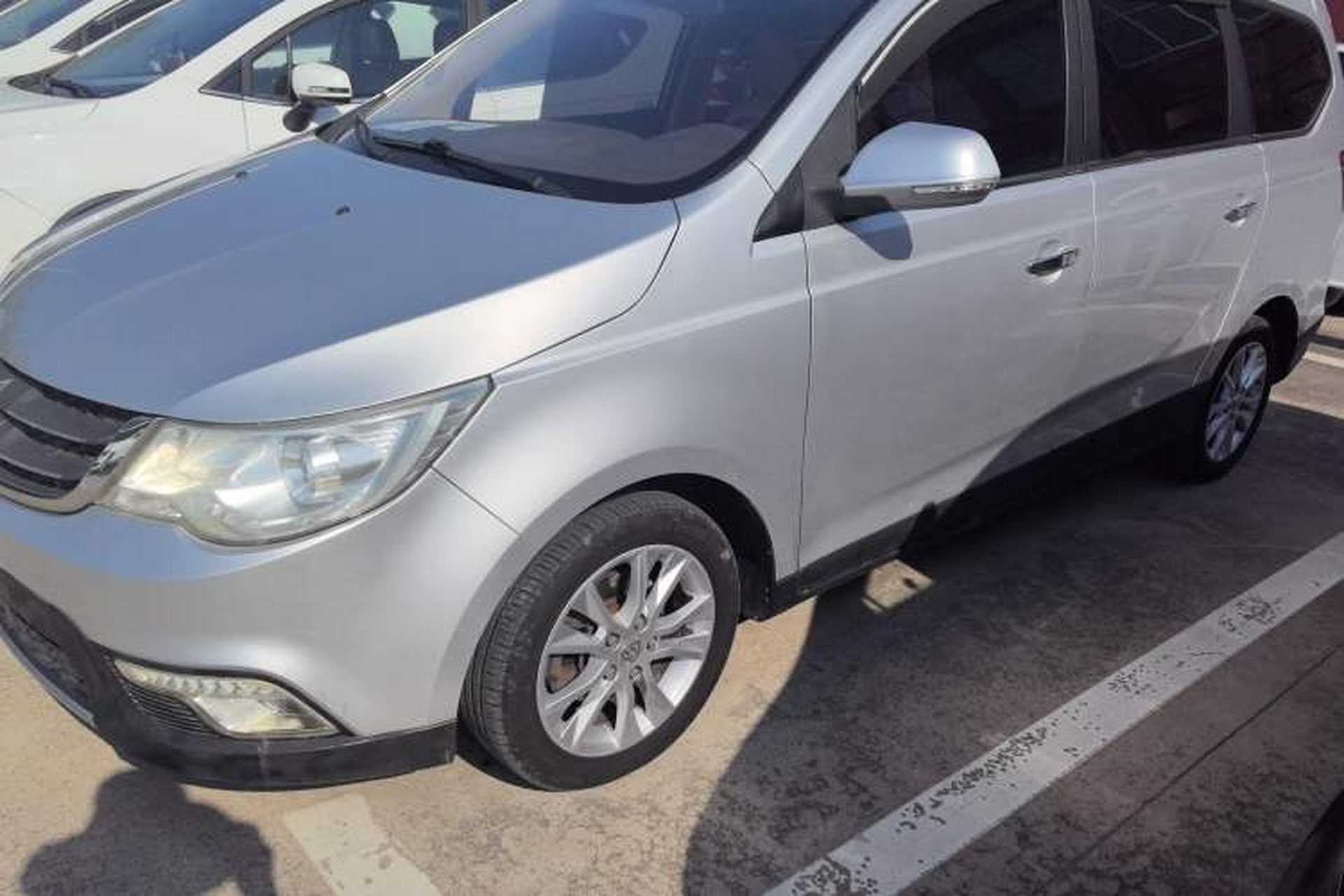 Used Baojun 730 2014 1.5L manual Comfort version 7 seats Exterior 5