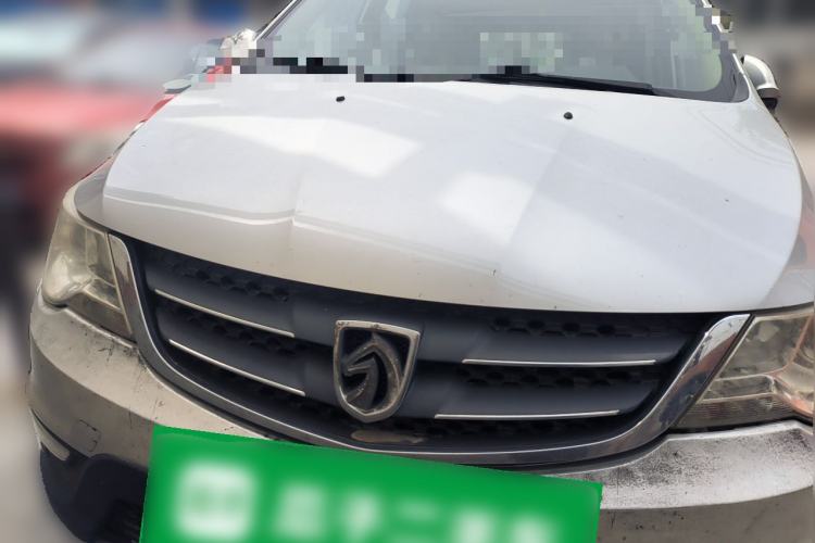 Used Baojun 730 2014 1.5L manual Comfort version 7 seats Front