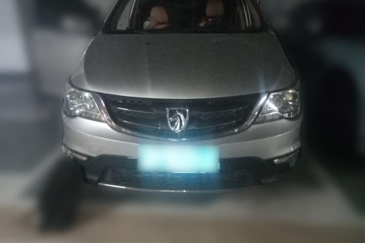 Used Baojun 730 2014 1.5L Manual Luxury Navigation ESP Version 7 Seats Front